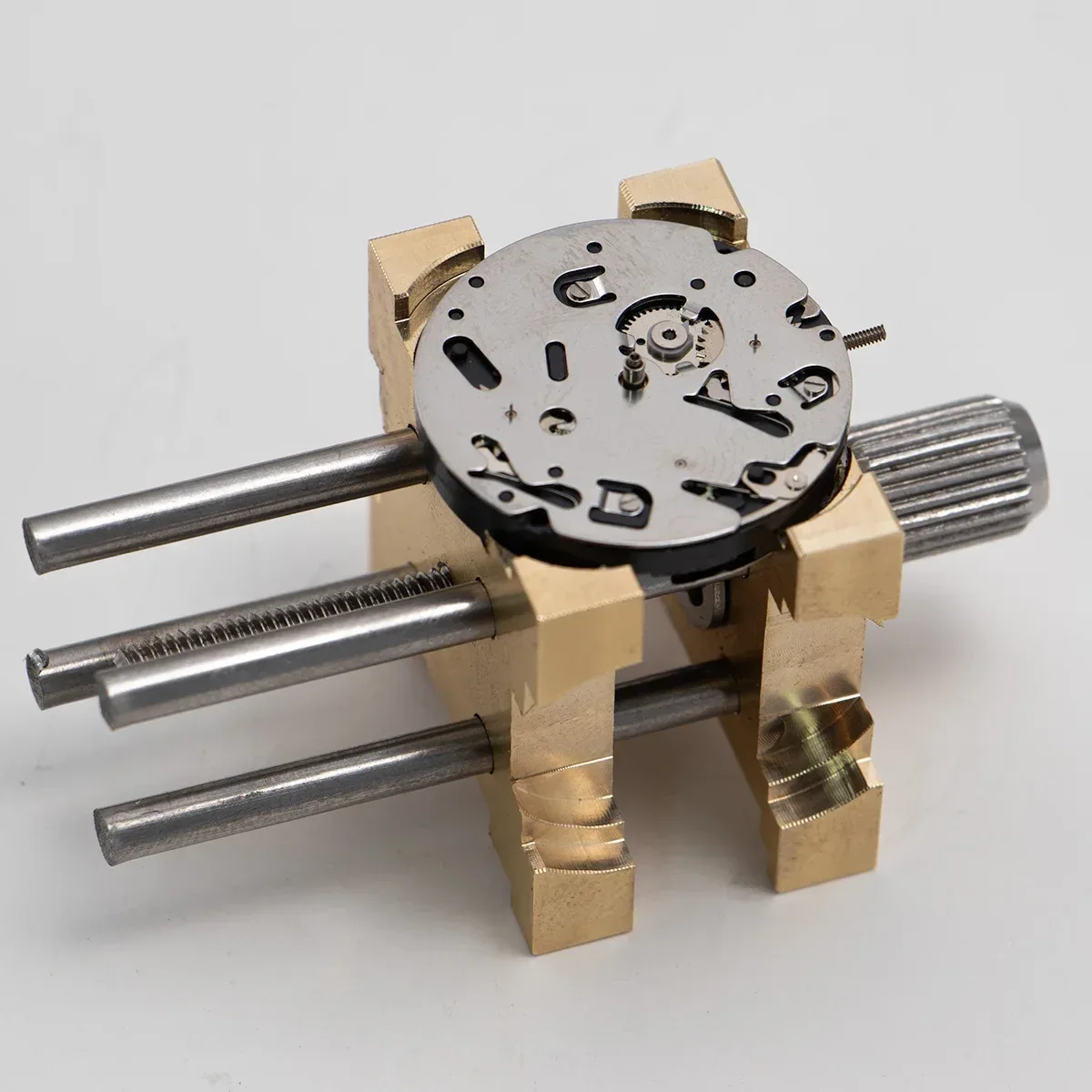 Support de mouvement de montre réglable pour horloger